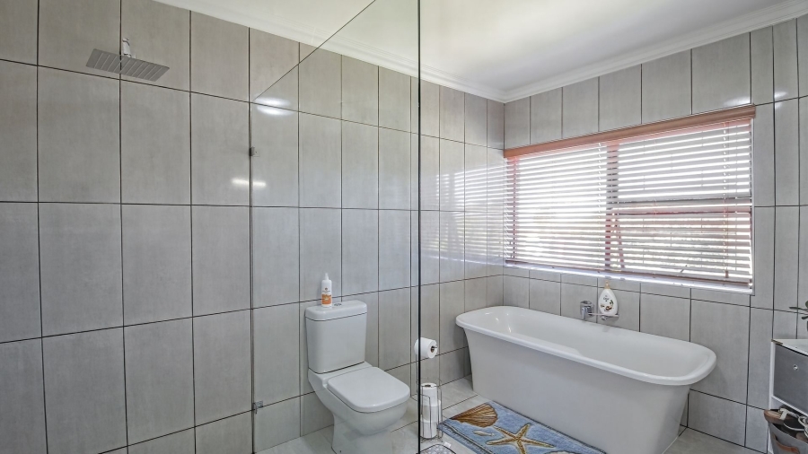 7 Bedroom Property for Sale in Vredenburg Western Cape